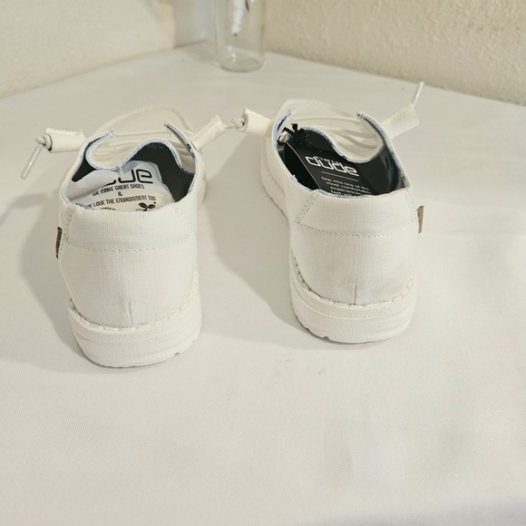 White heydude with tags - Picture 5 of 13